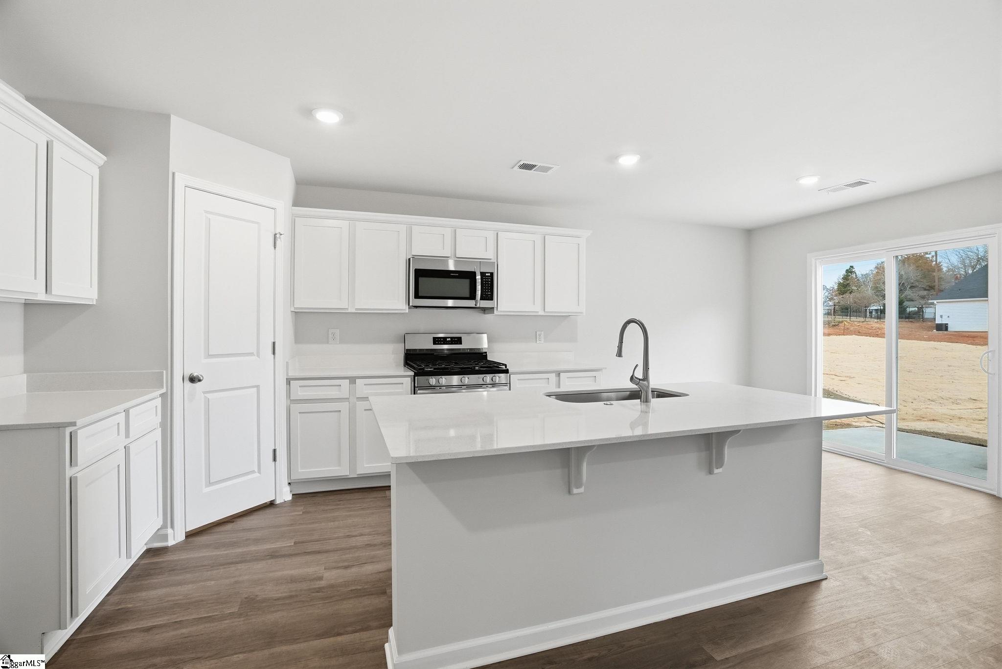 1012 South Welcome Road Greenville, SC 29611 - Photo 11 of 34