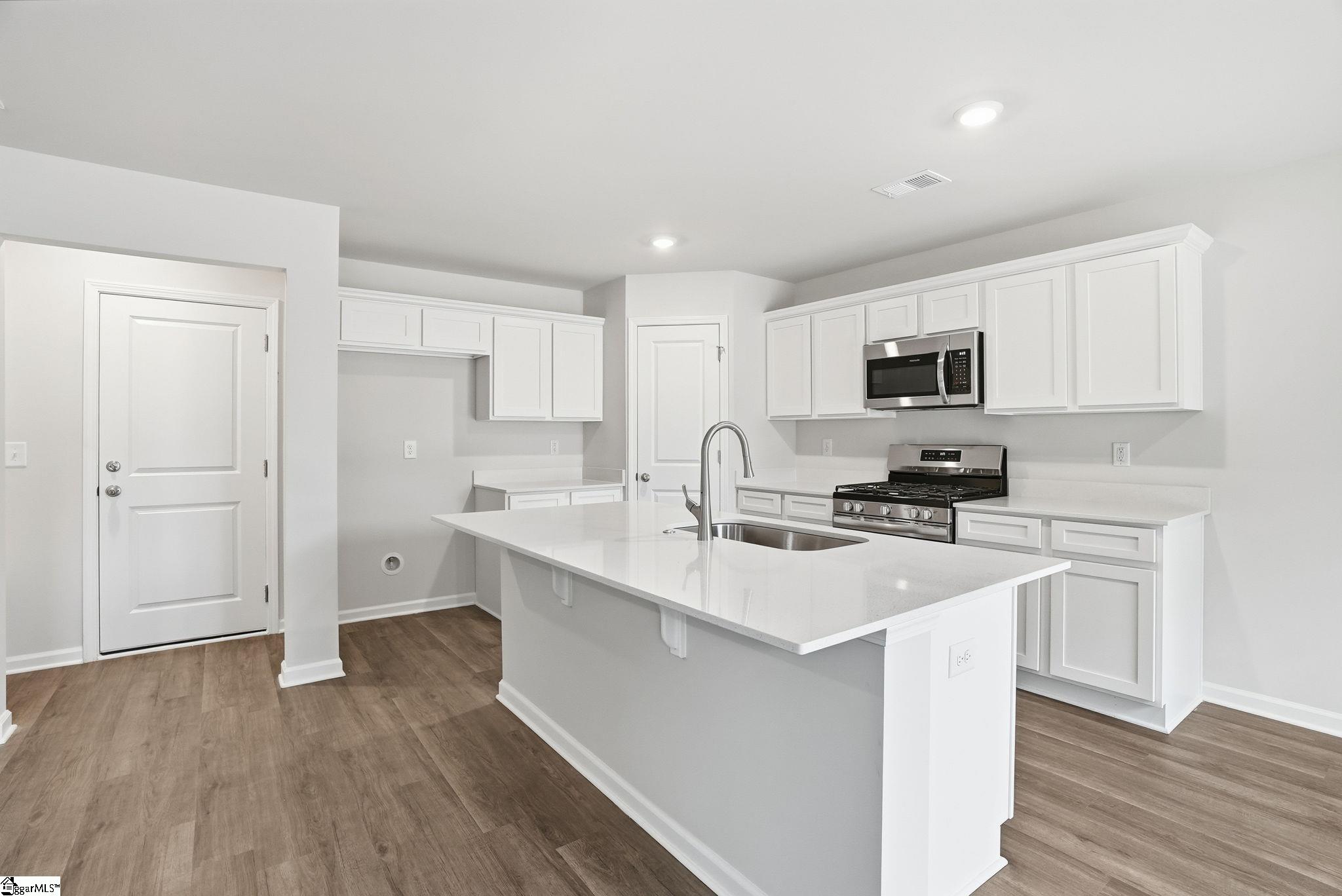 1012 South Welcome Road Greenville, SC 29611 - Photo 13 of 34