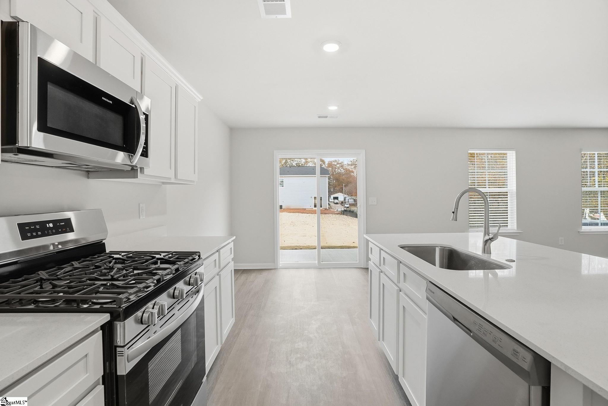 1012 South Welcome Road Greenville, SC 29611 - Photo 16 of 34