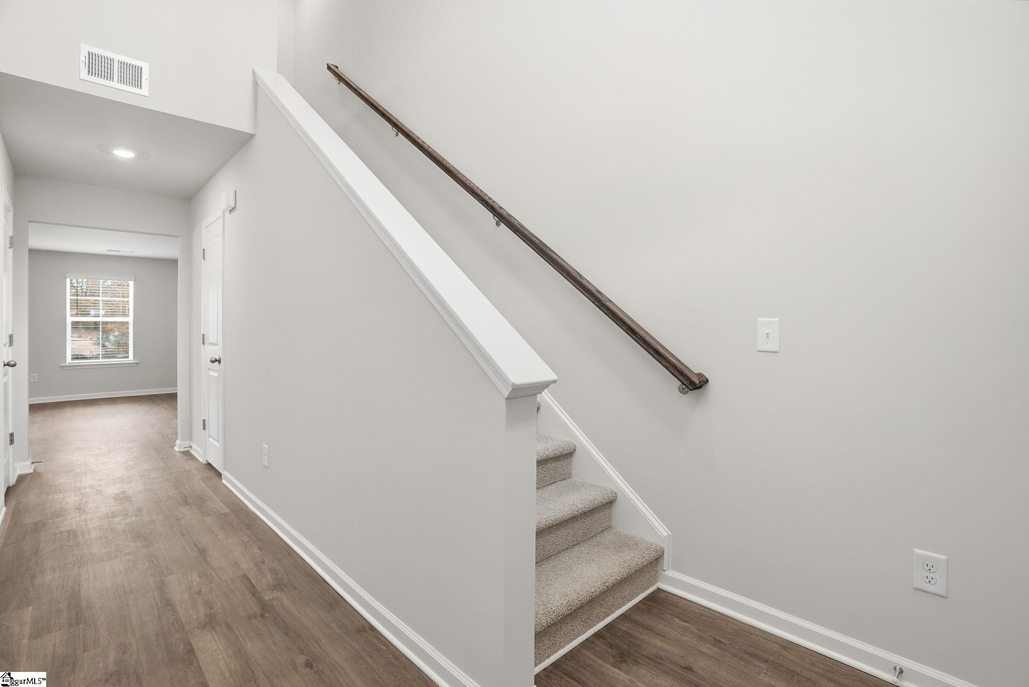 1012 South Welcome Road Greenville, SC 29611 - Photo 3 of 34