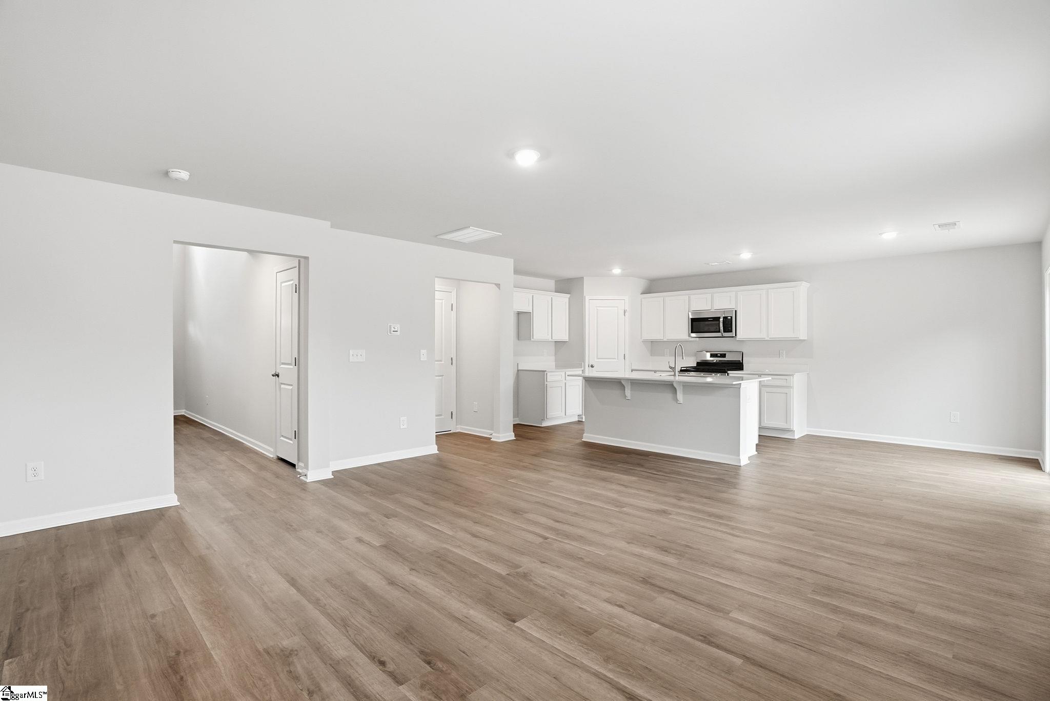1012 South Welcome Road Greenville, SC 29611 - Photo 6 of 34