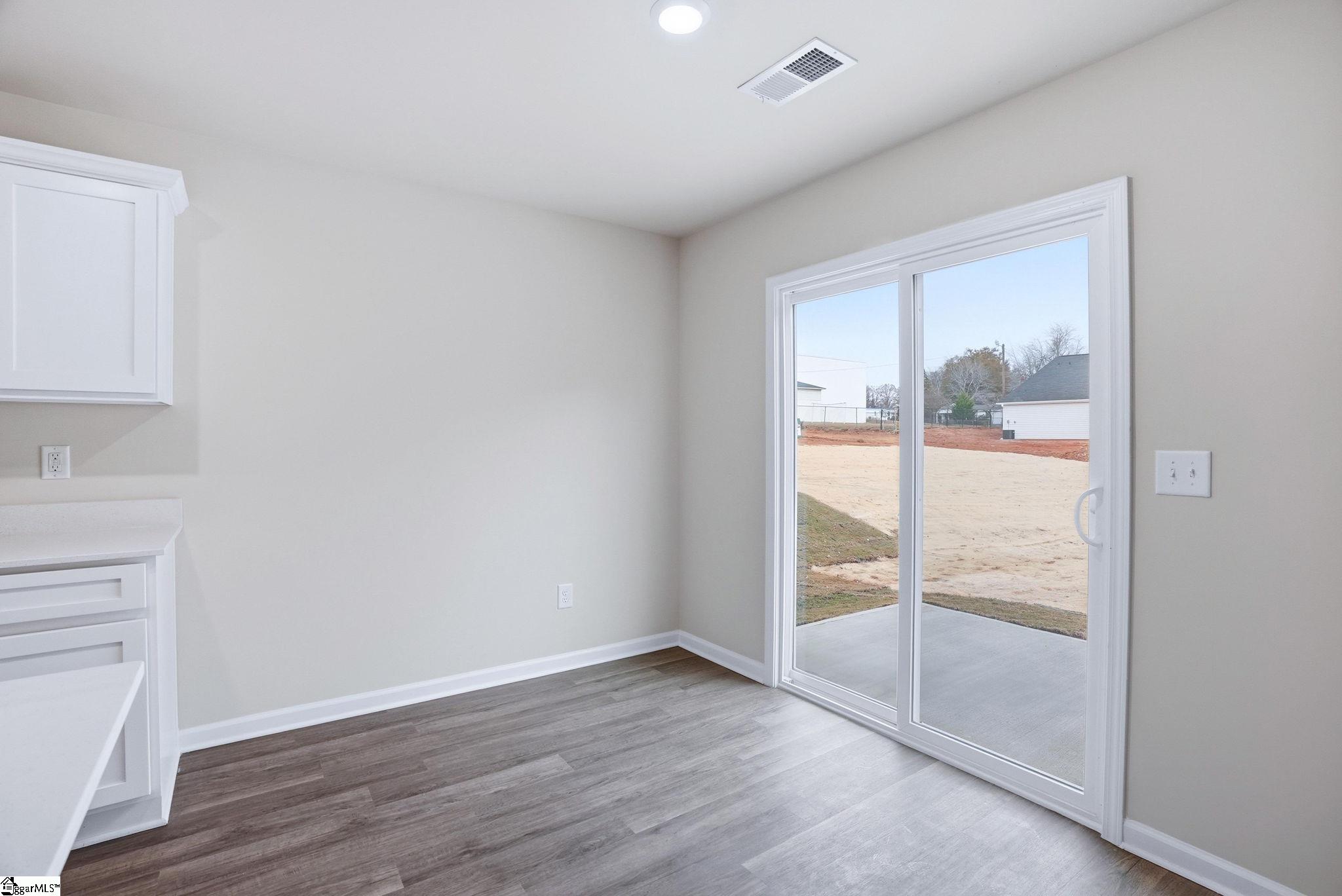 1012 South Welcome Road Greenville, SC 29611 - Photo 10 of 34