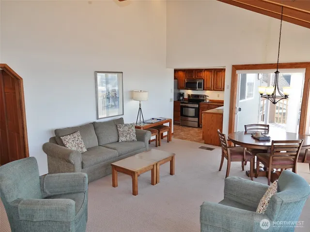 $5,500 | 1407 Ocean Shores Boulevard Southwest, Unit 3SE, Ocean Shores, WA 98569