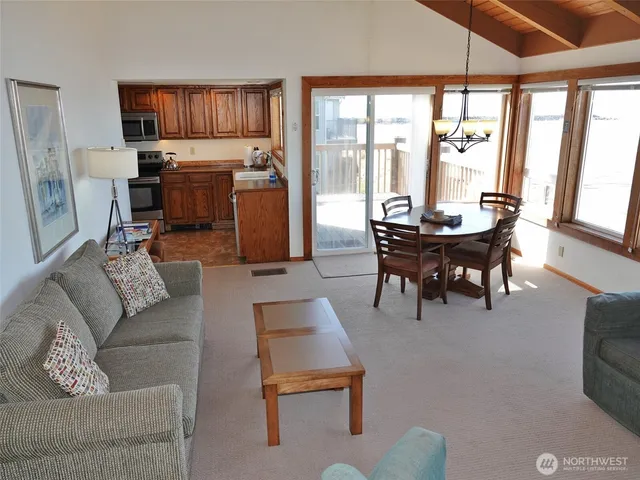 $5,500 | 1407 Ocean Shores Boulevard Southwest, Unit 3SE, Ocean Shores, WA 98569