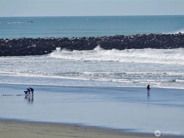 $5,500 | 1407 Ocean Shores Boulevard Southwest, Unit 3SE, Ocean Shores, WA 98569