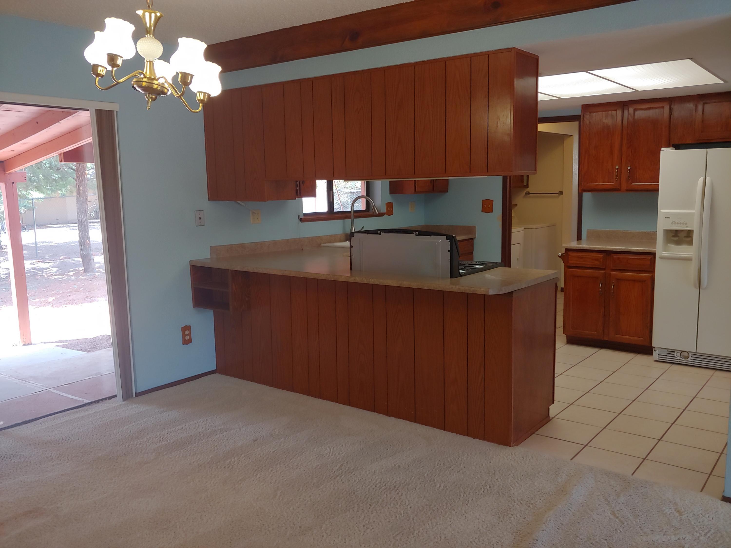 145 Moons View Road Sedona, AZ 86351 - Photo 7 of 22 Dining room/kitchen