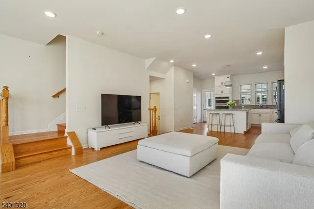 $5,000 | 34 Cortland Court, Livingston, NJ 07039