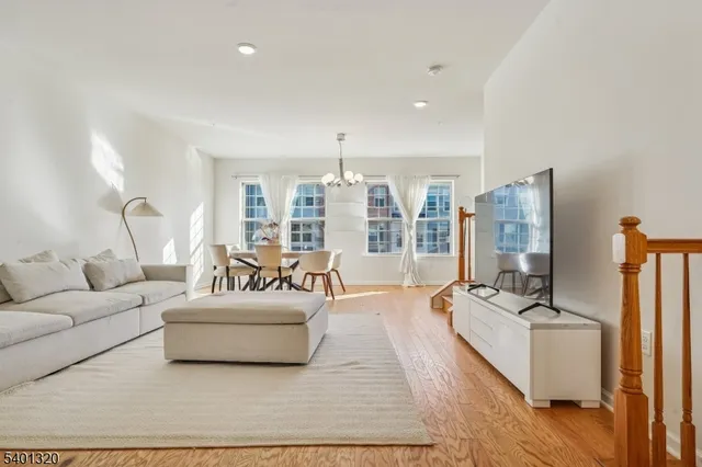 $5,000 | 34 Cortland Court, Livingston, NJ 07039