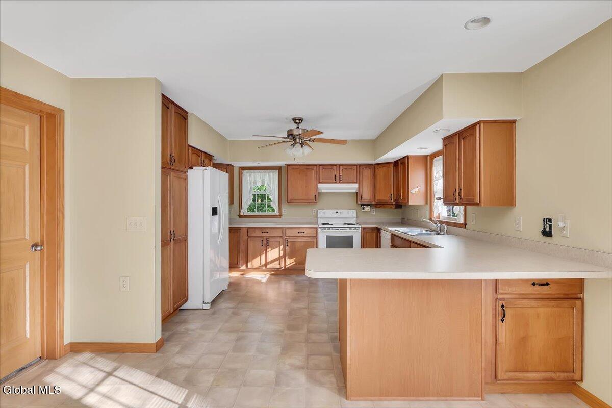 815 Co Rte 25 Corinth, NY 12822 - Photo 8 of 52 06-P1565197