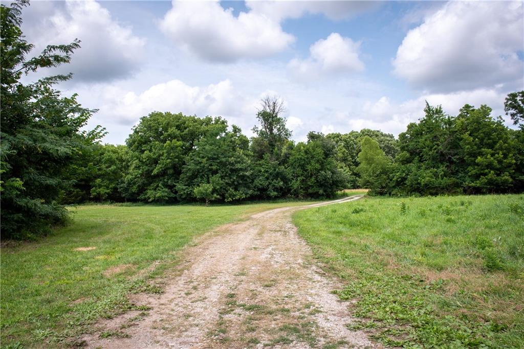 34664 Spring Valley Road Paola, KS 66071 - Photo 18 of 82 Gallery Image 18