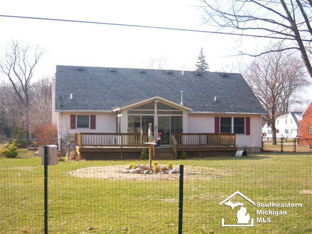 2072 Vivian Road Monroe, MI 48162 - Photo 12 of 12 Back of home