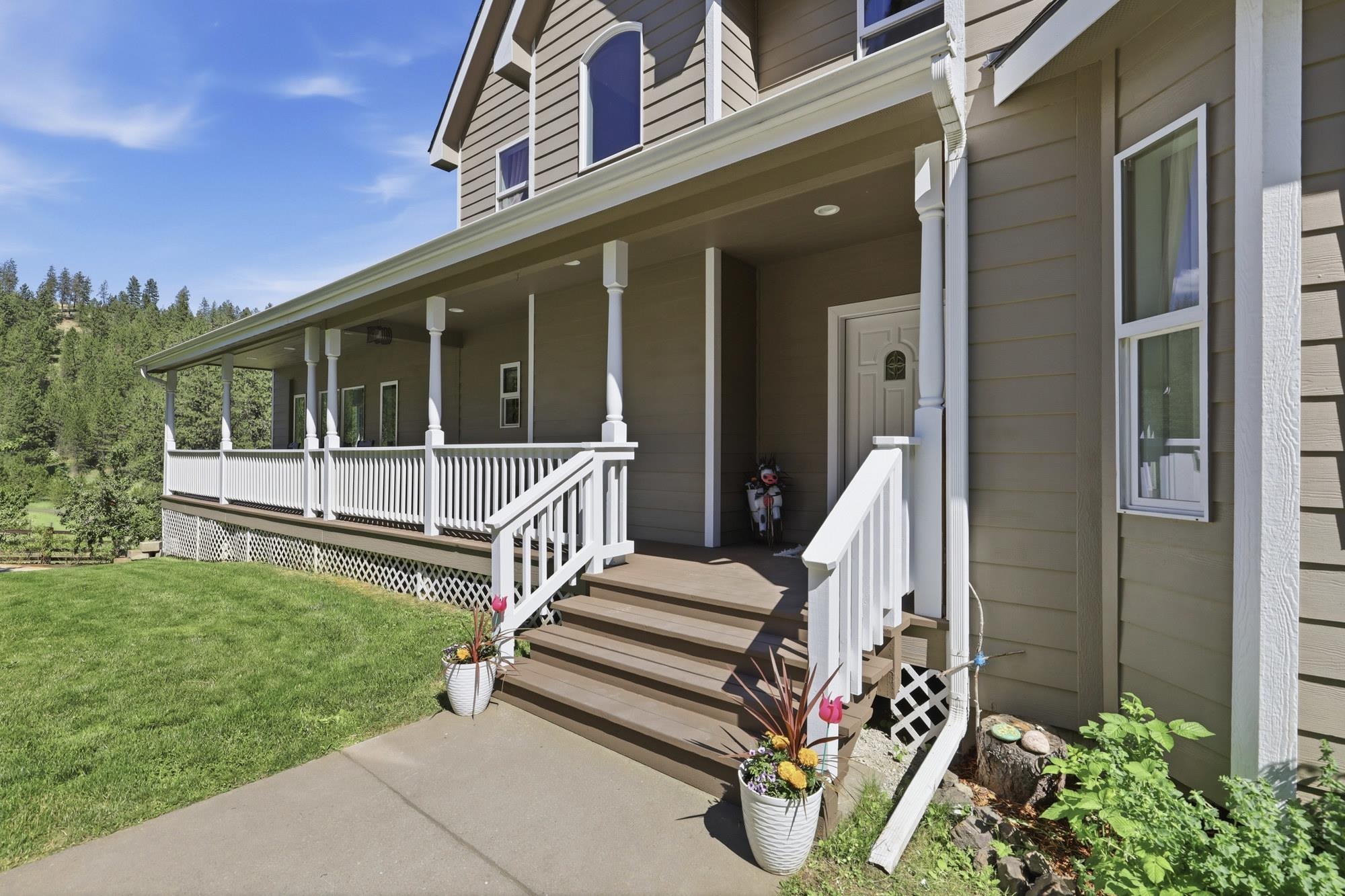 9516 East Day Road Mead, WA 99021 - Photo 1 of 50