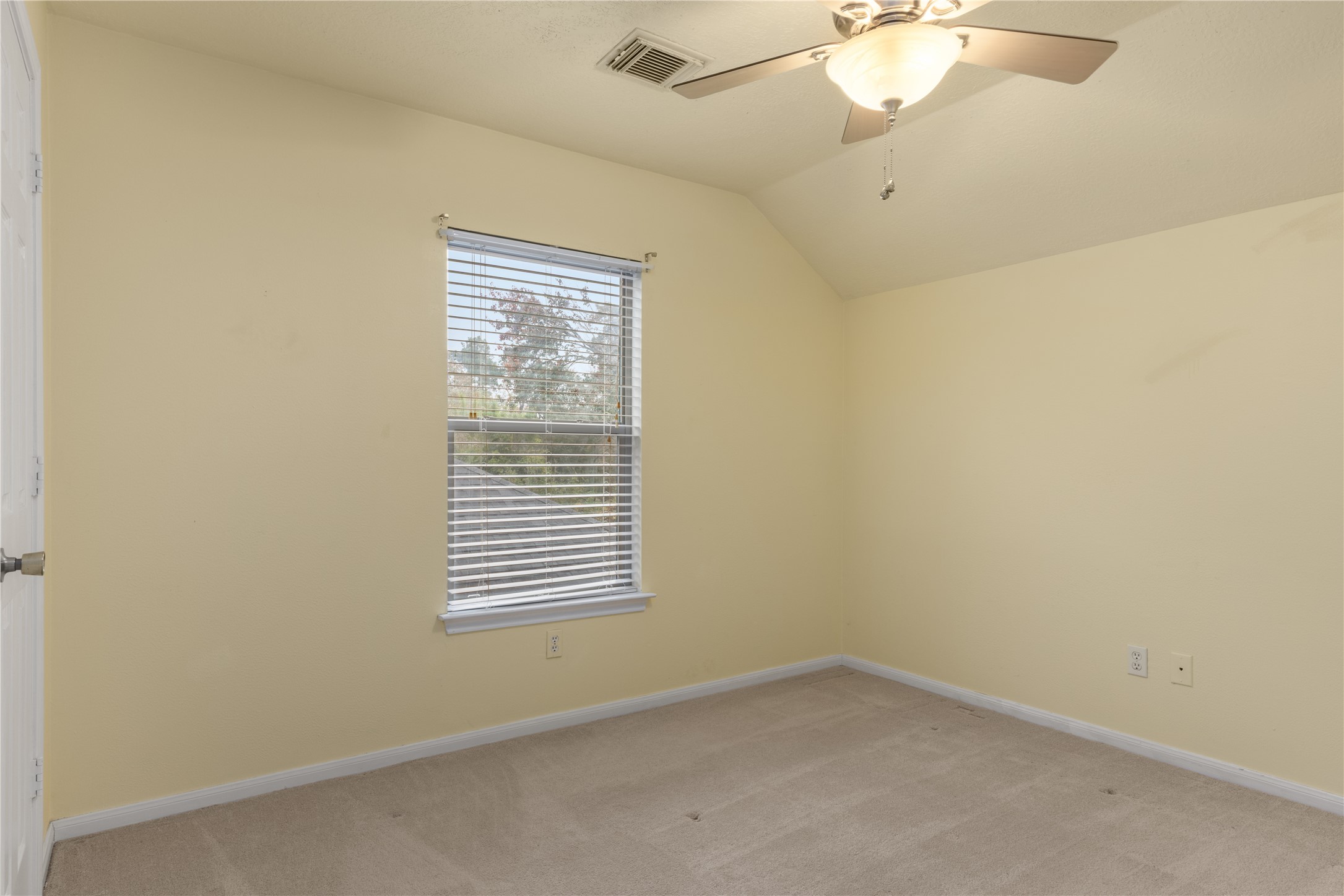 20823 Water Point Trail Humble, TX 77346 - Photo 33 of 43 an empty room with a window