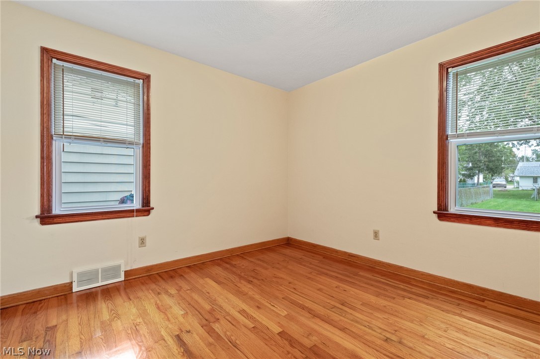 879 Rokeby Road Eastlake, OH 44095 - Photo 16 of 31 Gallery Image 16
