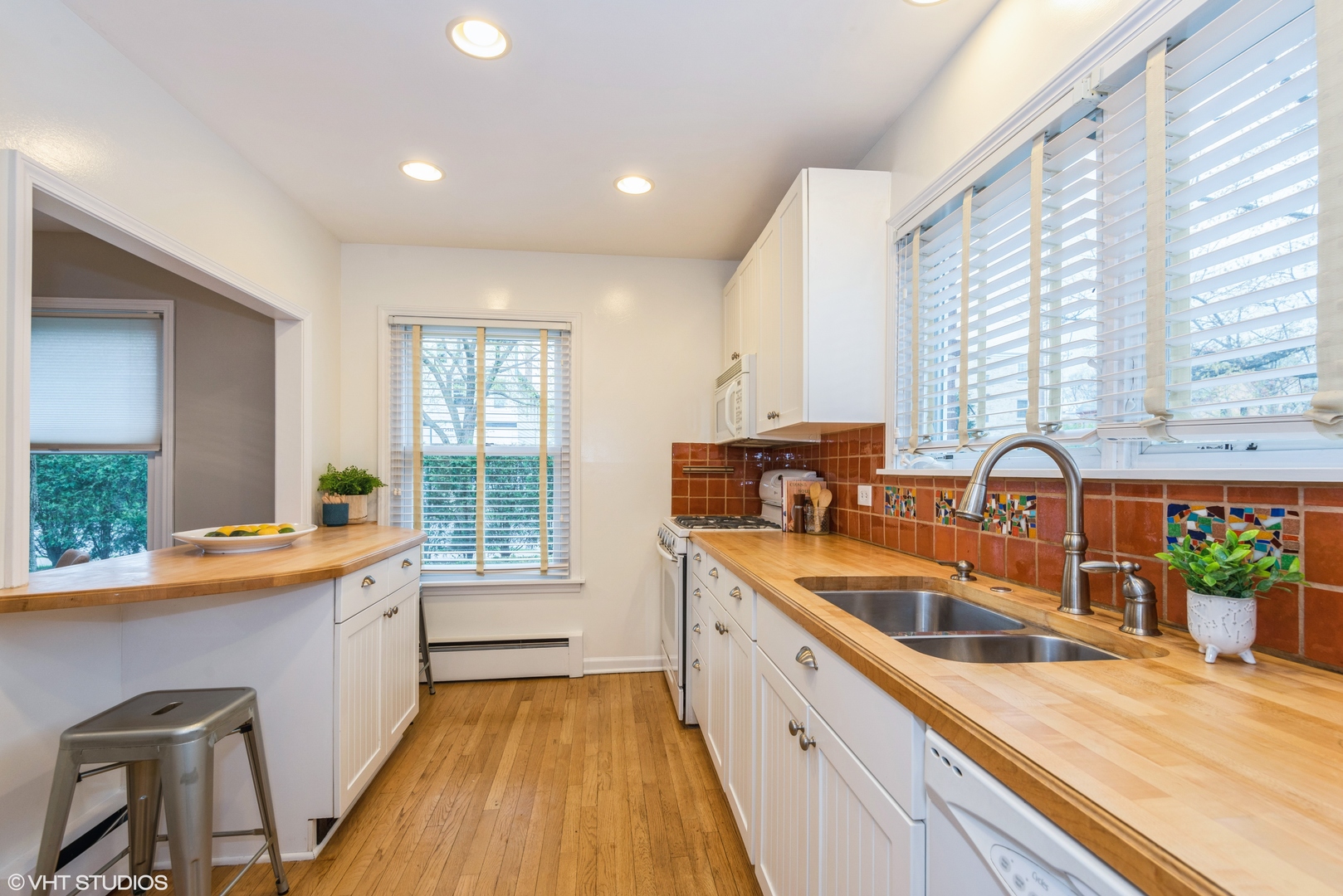 610 Ridge Road Wilmette, IL 60091 - Photo 4 of 14