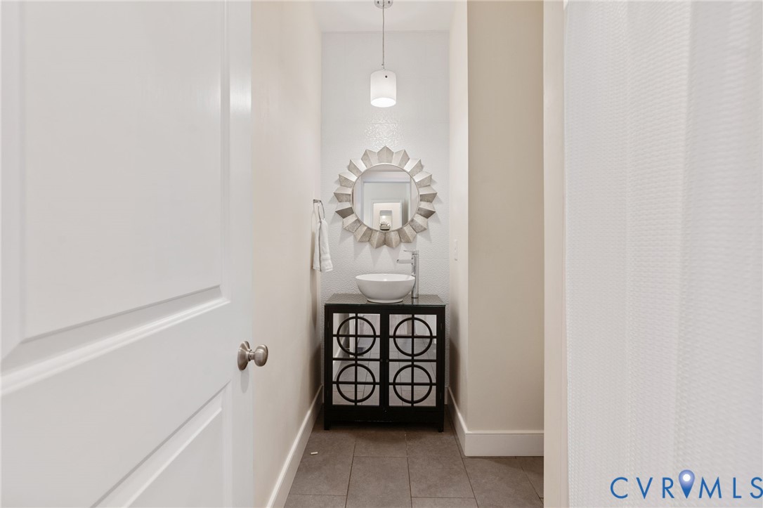 8281 Studley Road Mechanicsville, VA 23116 - Photo 27 of 50 1st floor hallway full bathroom