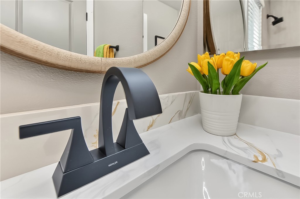 286 West Renwick Road Azusa, CA 91702 - Photo 70 of 75 2nd Floor Bathroom.