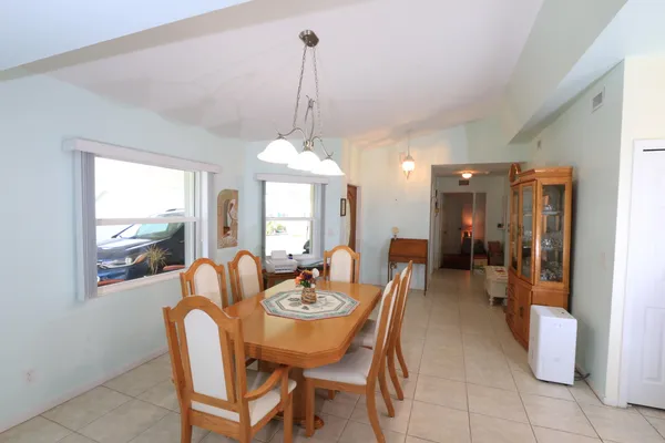 $289,900 | 4350 Southwest 9th Way, Okeechobee, FL 34974