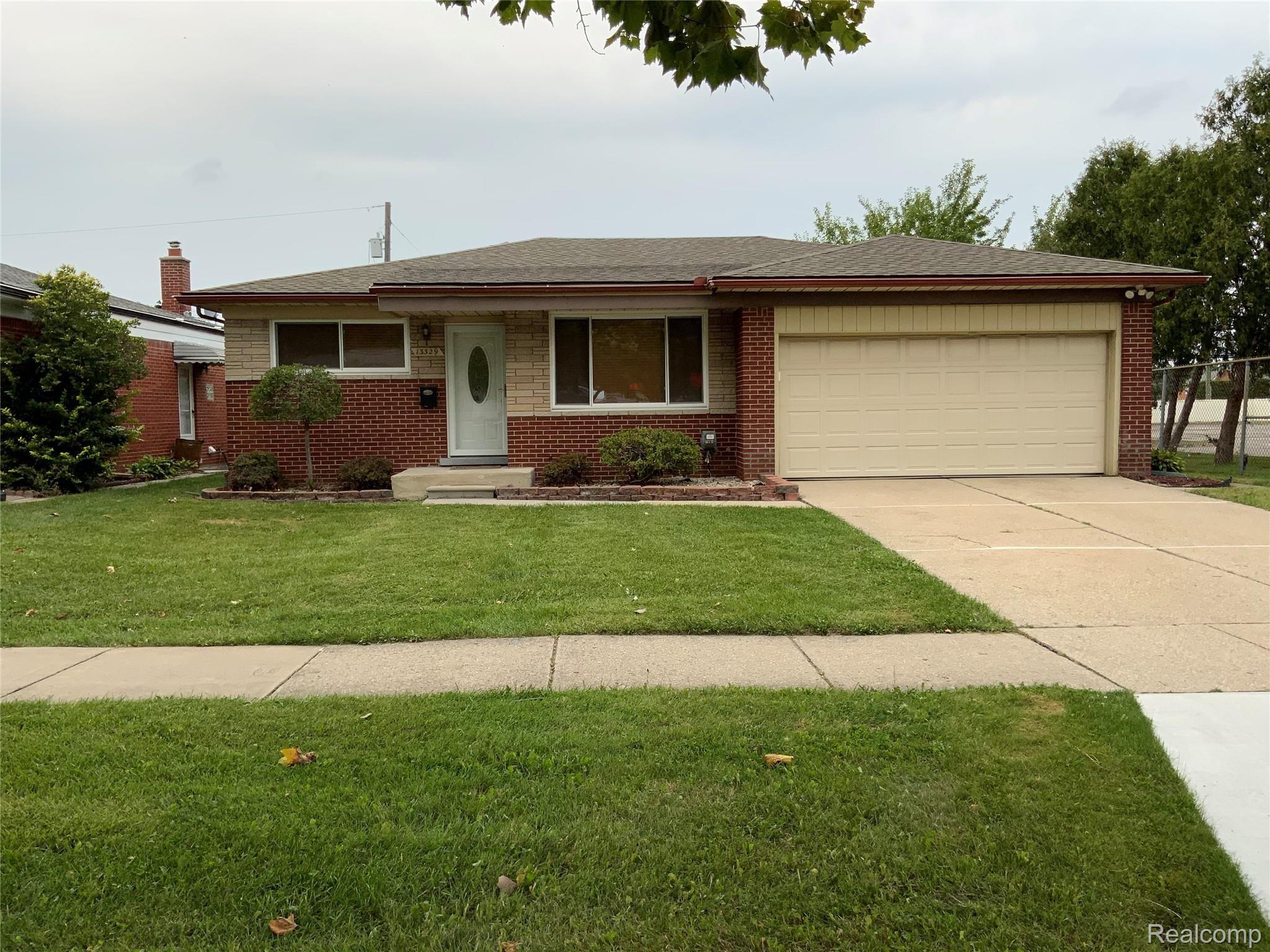 13329 Common Road Warren, MI 48088 - Photo 1 of 23 5F8BC706-9172-4683-AC10-CD9451BA3DCE.jpeg