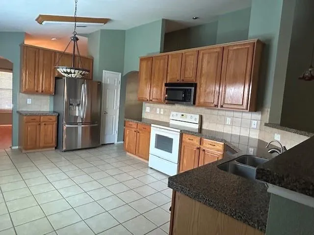 $2,250 | 6013 Marsh Rail Drive, Denton, TX 76208