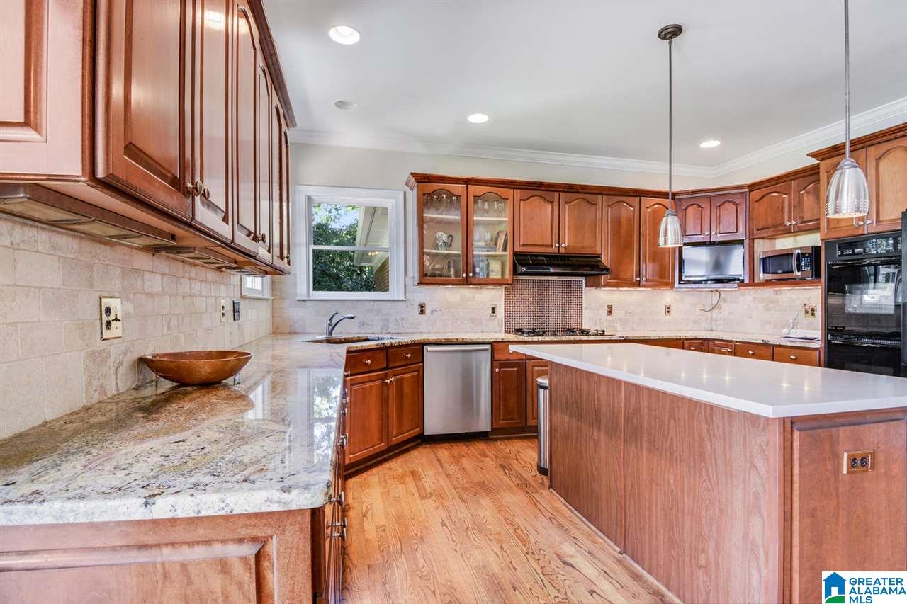 2567 Altadena Road Birmingham, AL 35243 - Photo 6 of 23