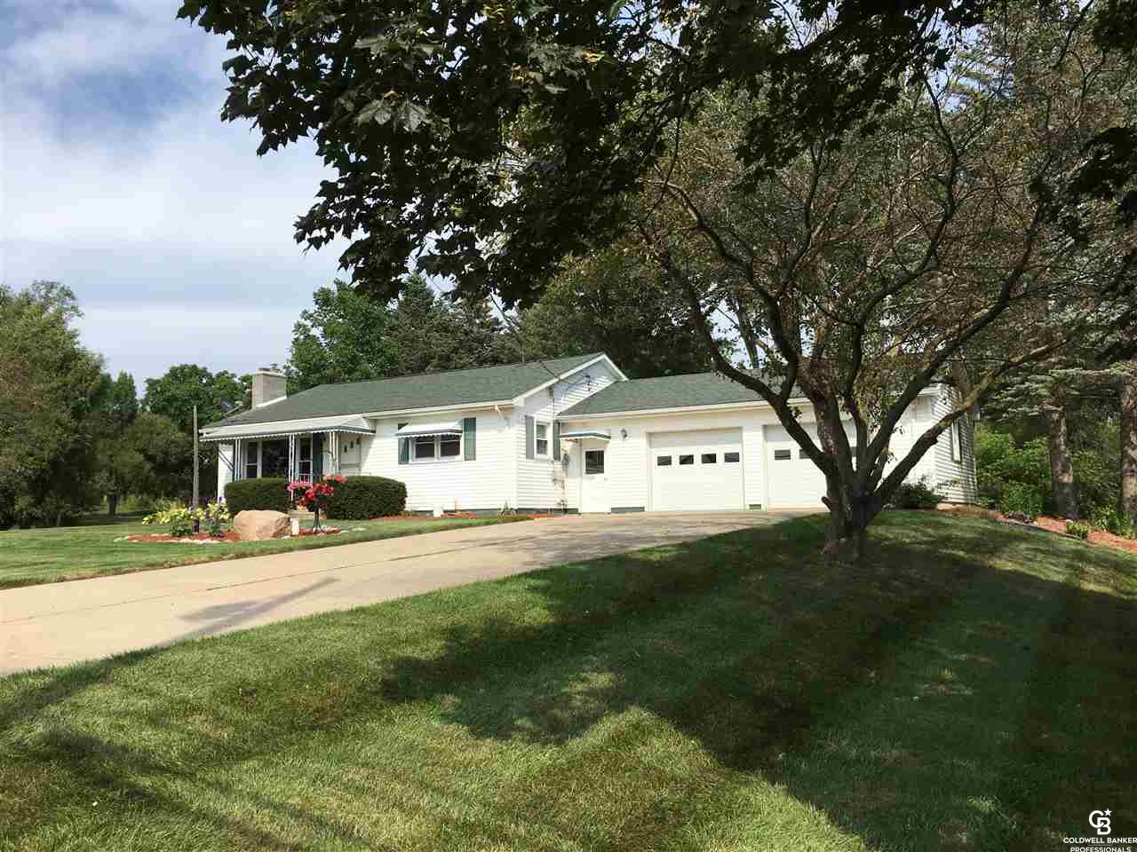 1677 South Morrice Road Owosso, MI 48867 - Photo 2 of 26