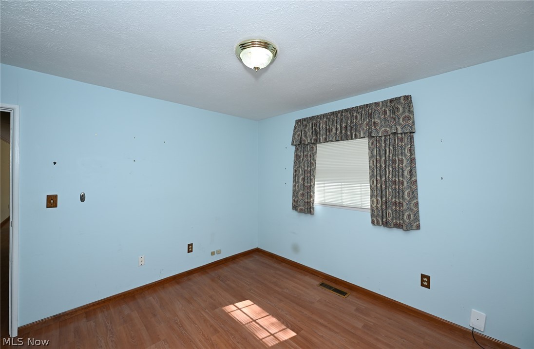 353 Longview Road Medina, OH 44256 - Photo 21 of 42 Bedroom