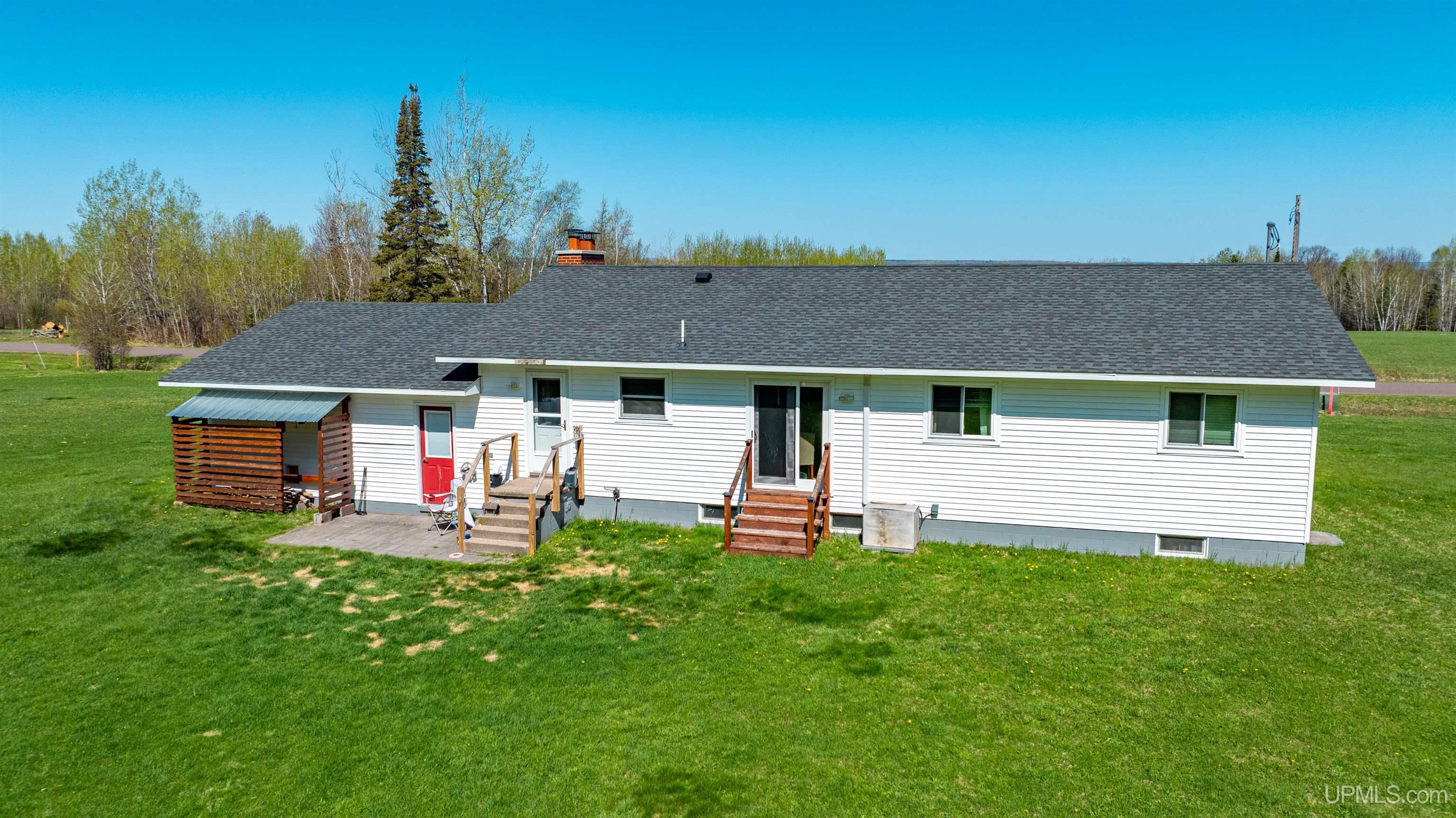 41085 North Entry Road Chassell, MI 49916 - Photo 4 of 56 Gallery Image 4