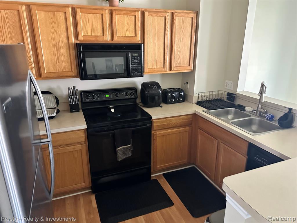 20283 Rodeo Court Southfield, MI 48075 - Photo 24 of 27