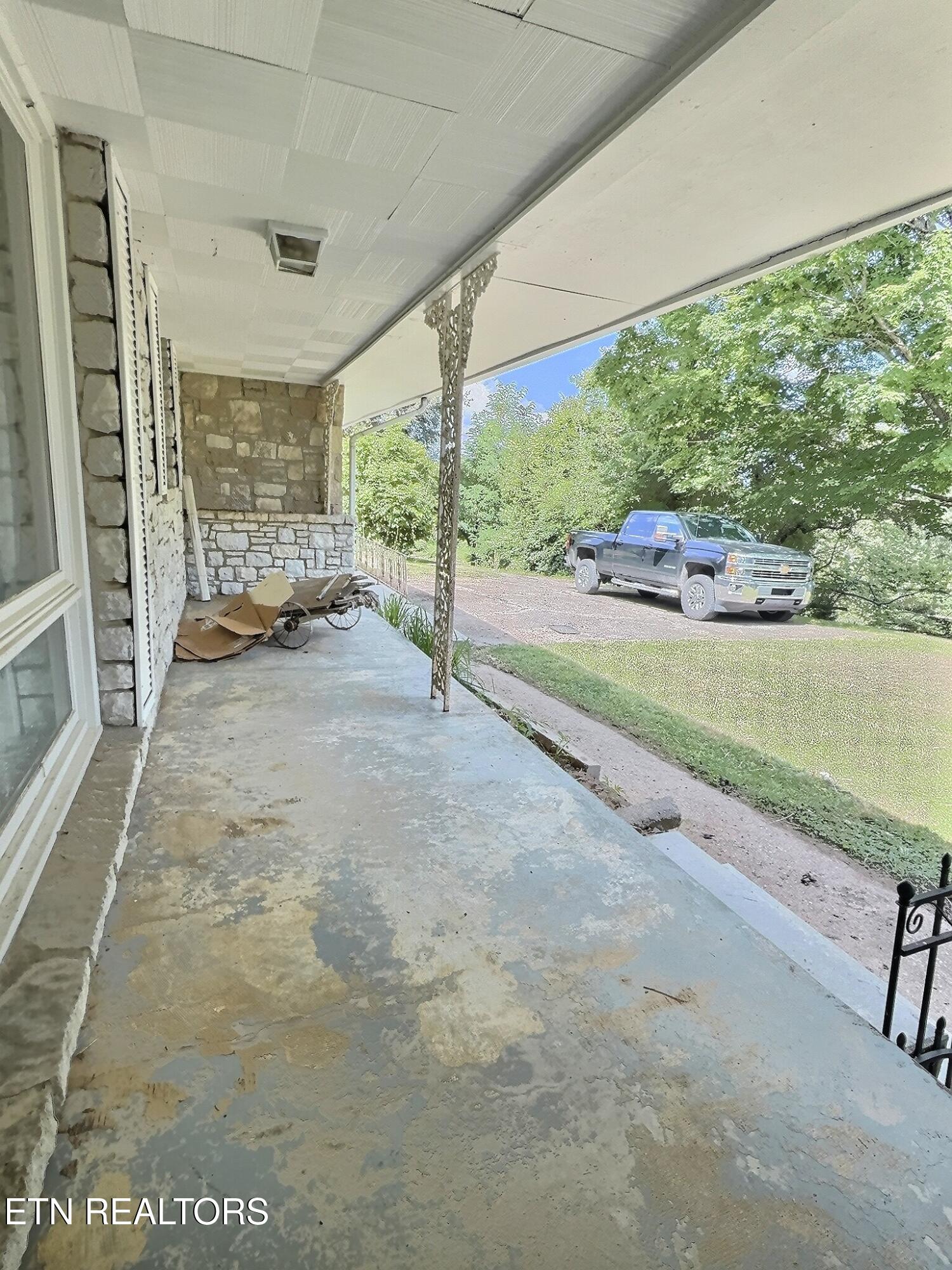 1206 Back Valley Road La Follette, TN 37766 - Photo 6 of 31 IMG_8577