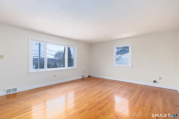 $329,900 | 481 Bunker Hill Avenue, Waterbury, CT 06708