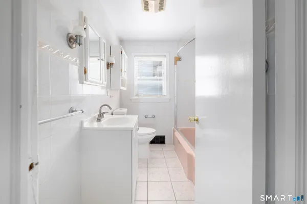 $329,900 | 481 Bunker Hill Avenue, Waterbury, CT 06708