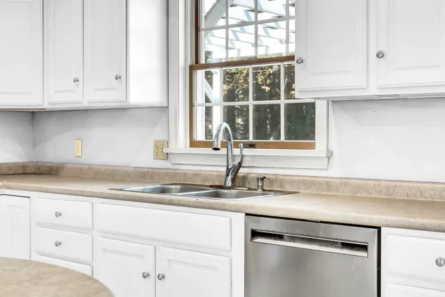 $665,000 | 19 Russell And Alice Lane, Owls Head, ME 04854