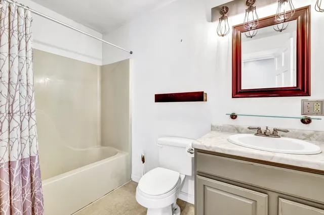 $665,000 | 19 Russell And Alice Lane, Owls Head, ME 04854