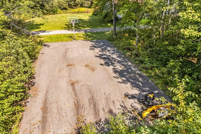 $665,000 | 19 Russell And Alice Lane, Owls Head, ME 04854