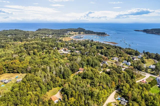 $665,000 | 19 Russell And Alice Lane, Owls Head, ME 04854