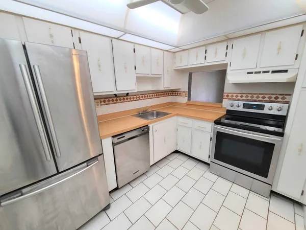 $1,500 | 4354 Northwest 9th Avenue, Unit 143C, Deerfield Beach, FL 33064