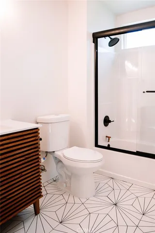 $950,000 | 5916 Walnut Avenue, Long Beach, CA 90805