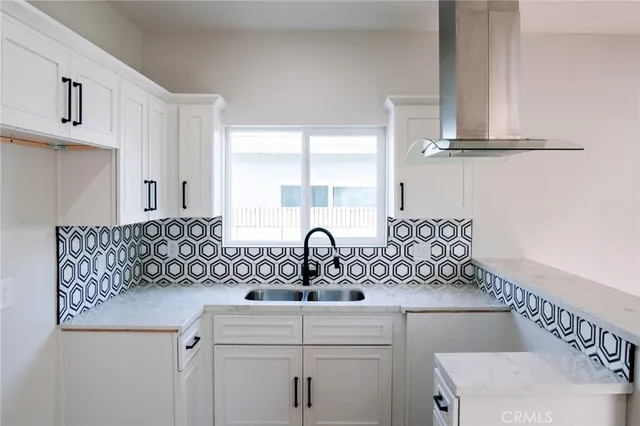 $950,000 | 5916 Walnut Avenue, Long Beach, CA 90805