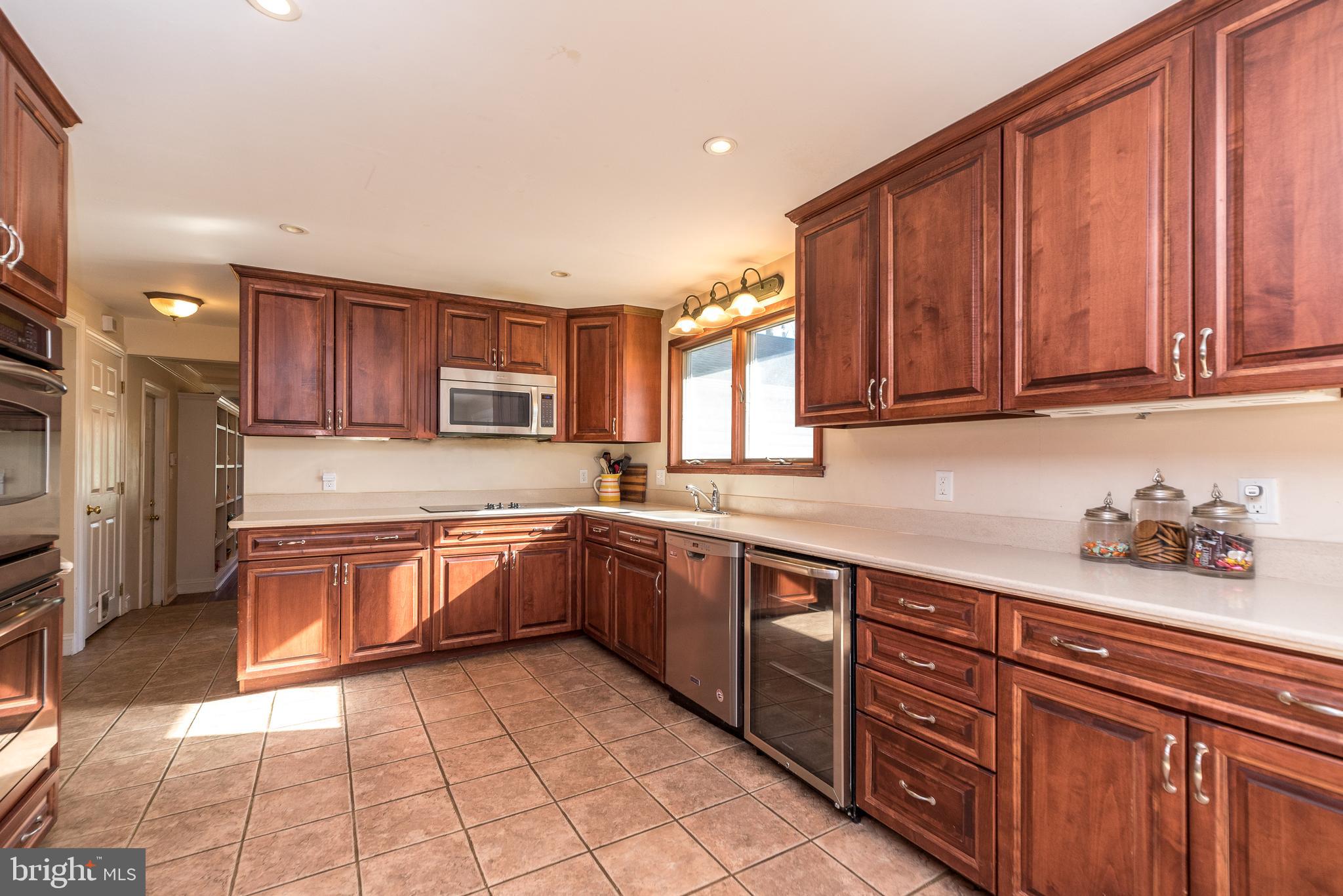 914 Oakbourne Road West Chester, PA 19382 - Photo 5 of 54 Kitchen