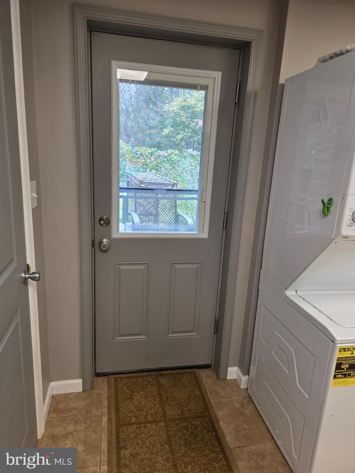 401 Stonington Road Silver Spring, MD 20902 - Photo 10 of 16 Entrance