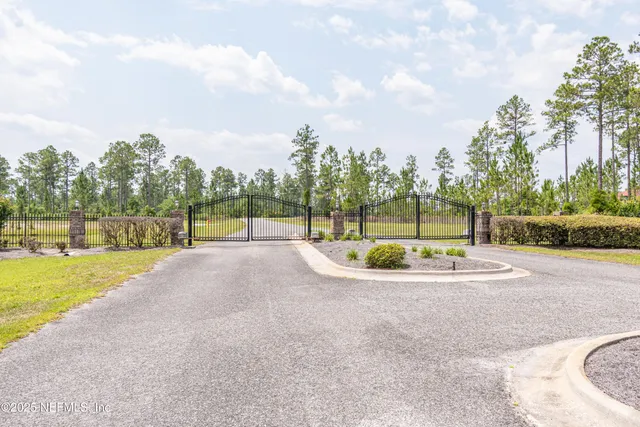 $1,250,000 | 14157 Glen Farms Drive, Glen St. Mary, FL 32040