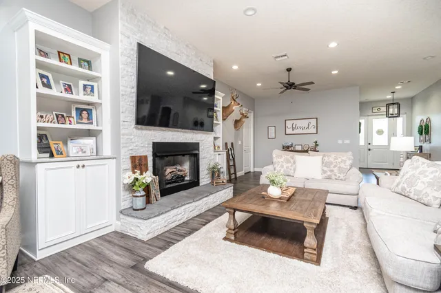 $1,250,000 | 14157 Glen Farms Drive, Glen St. Mary, FL 32040