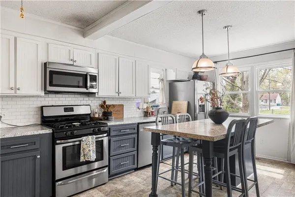 $250,000 | 1007 Northeast 67th Street, Gladstone, MO 64118