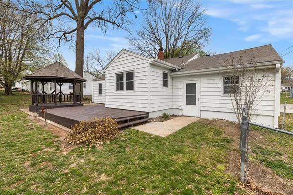 $250,000 | 1007 Northeast 67th Street, Gladstone, MO 64118