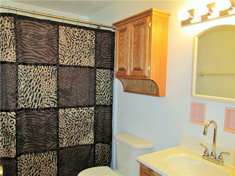 113 Easy Street Butler, PA 16001 - Photo 18 of 21 Full Bath.