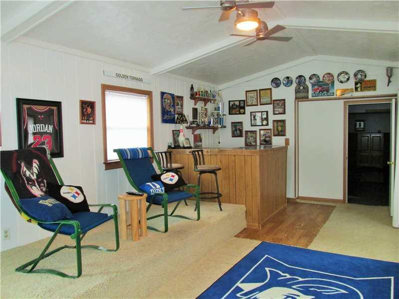 113 Easy Street Butler, PA 16001 - Photo 19 of 21 Den/Family/Great Room.