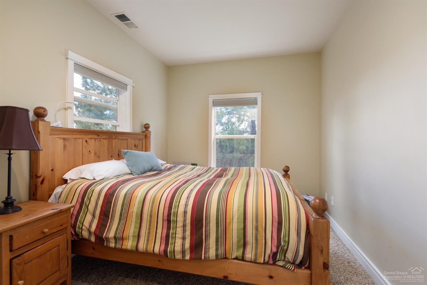 3802 Northwest Summerfield Road Bend, OR 97703 - Photo 15 of 25 Upstairs guest bedroom.