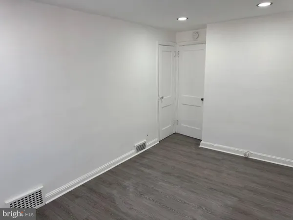 $1,800 | 1203 Edgehill Road, Darby, PA 19023