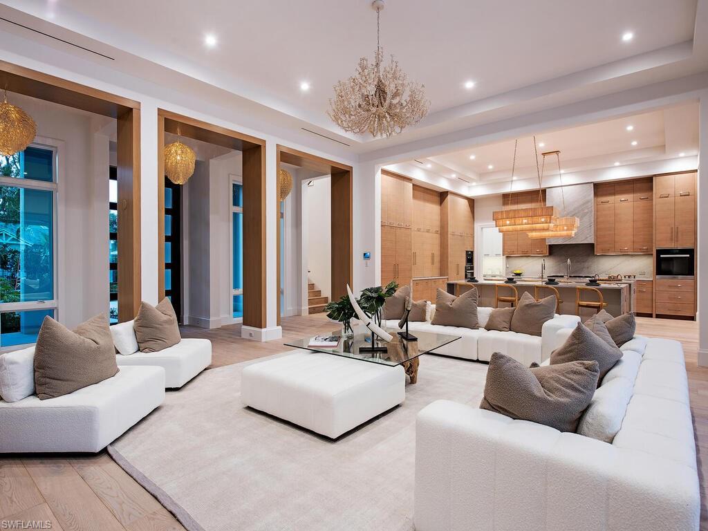 540 4th Avenue North Naples, FL 34102 - Photo 12 of 24